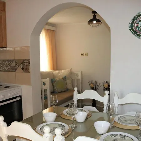 Vasilis House * Θεολόγος